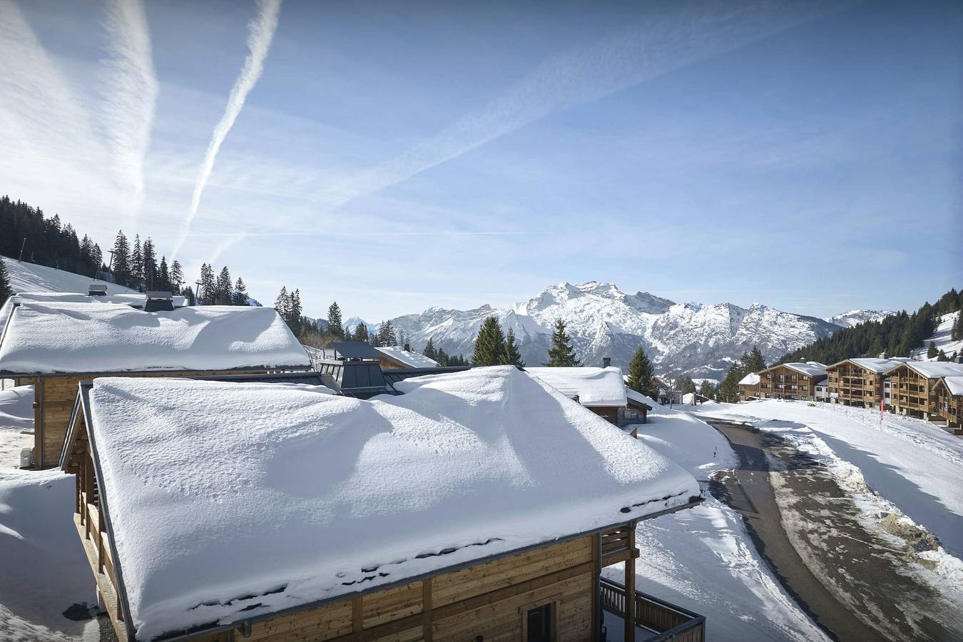 Chalet mitoyen skis aux pieds sur les pistes de la Croix Fry - Ovo Network in Manigod, Région d'Annecy