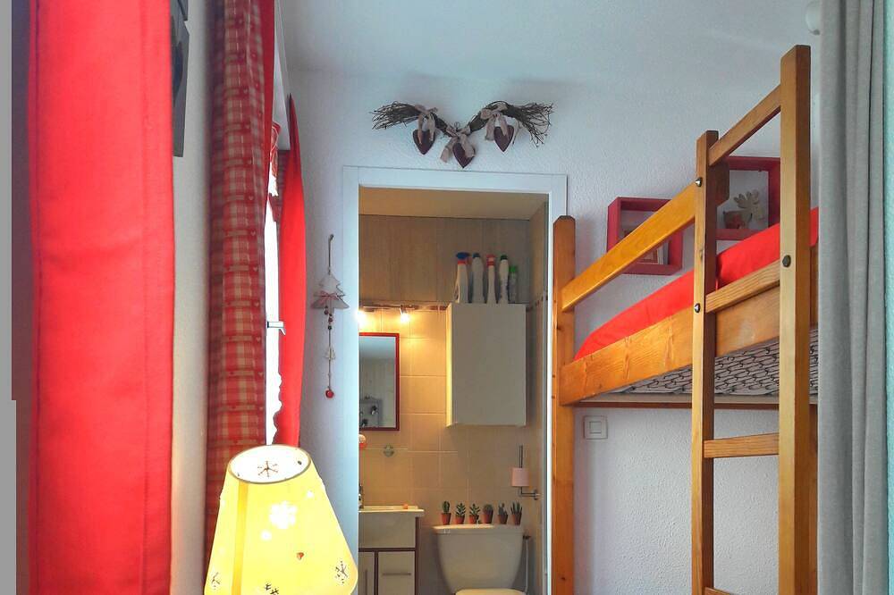 Appartement entier, Studio 3 personnes hyper-centre, balcon et garage aux Rousses in Les Rousses, Parc naturel régional du Haut-Jura