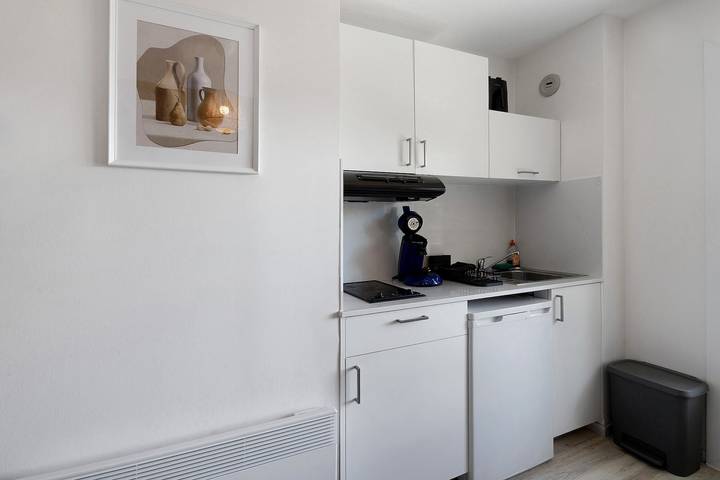 Entire apartment, Studio Apartment 'Soleil et Montagne' with Lake View and Balcony in Les Angles, Parc naturel régional des Pyrénées catalanes
