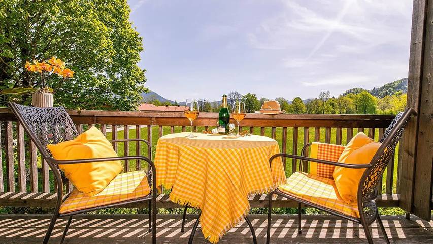 Hütte für 6 Personen, mit Sauna und Balkon sowie Garten und Pool in Lenggries - 2