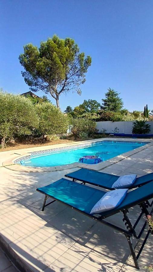 Villa für 8 Personen, mit Pool und Terrasse - 1