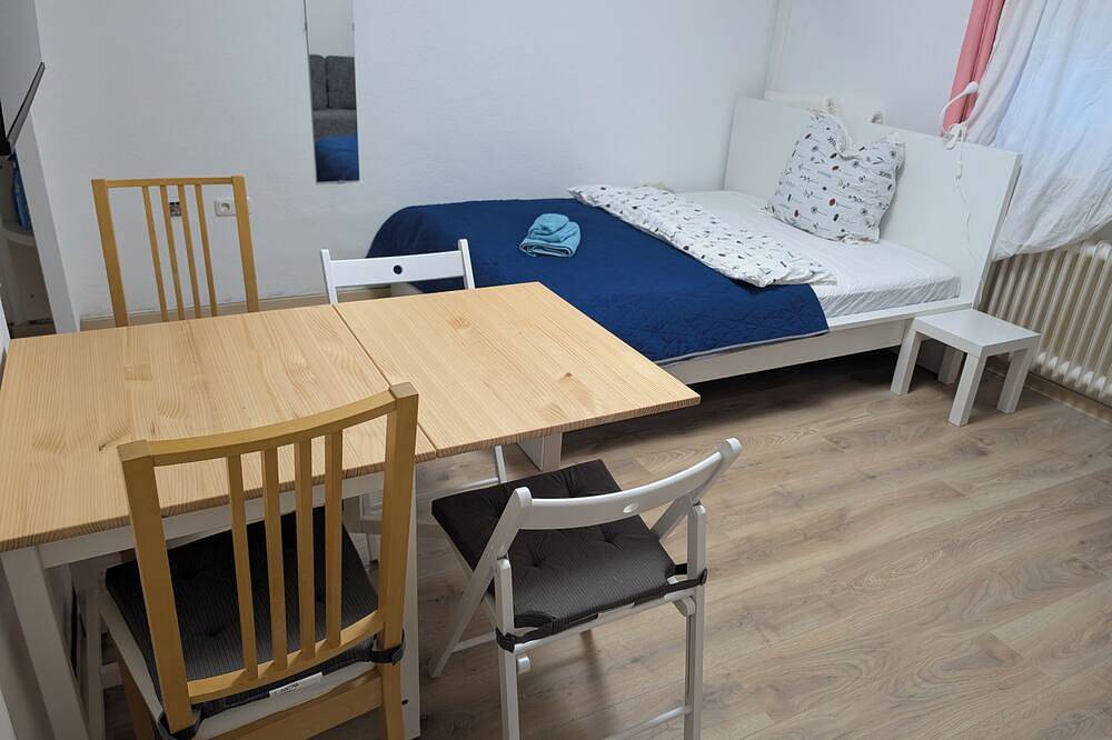 Ganze Wohnung, Charming 1-bedroom apartment with Ac, Wifi in tranquil Walldorf in Walldorf, Rheinebene