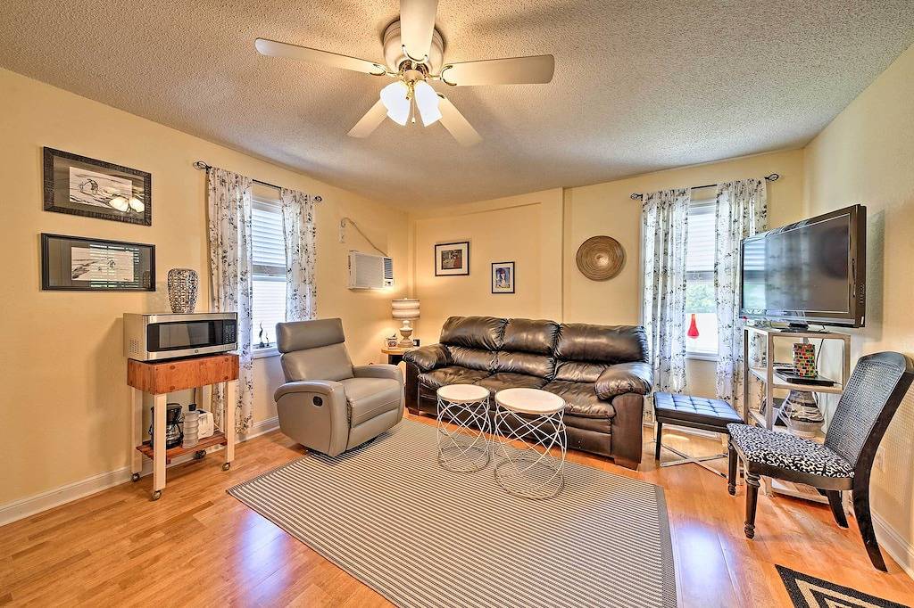 Ganze Wohnung, Neu! Nags Head Apt w / Patio .5-Mile zu Fuß zum Strand! in Nags Head, Dare County