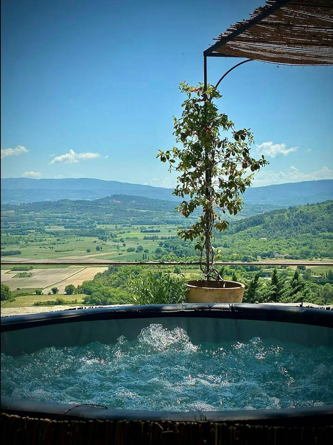 Refuge perché face aux montagnes du Luberon in Village de Gordes, Gordes