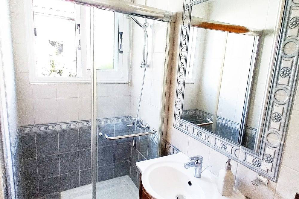 Villa Talassa Nähe Coral Bay mit optionalem 4x4-Auto, Jacuzzi und beheiztem Pool in Peyia, Südzypern