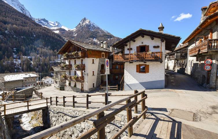 Gîte pour 3 personnes, avec terrasse à Cogne - 2