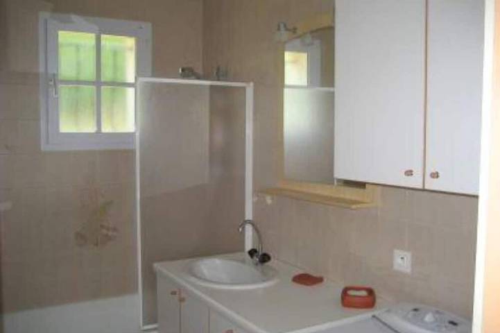 Location de vacances pour 6 personnes, avec jardin à Vairé - 3