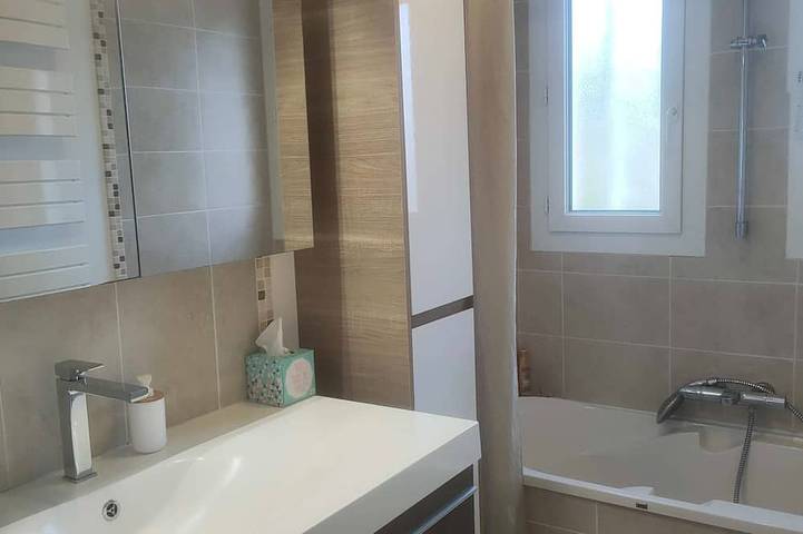 Location de vacances pour 8 personnes, avec Terrasse et Jardin à Laudun-l'Ardoise - 4