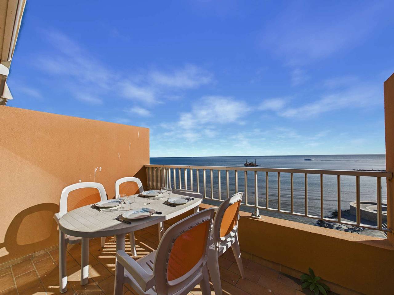 Appartement entier, 2 pièces avec terrasse et parking privé, Grau d'Agde in Grau-d'Agde, Agde