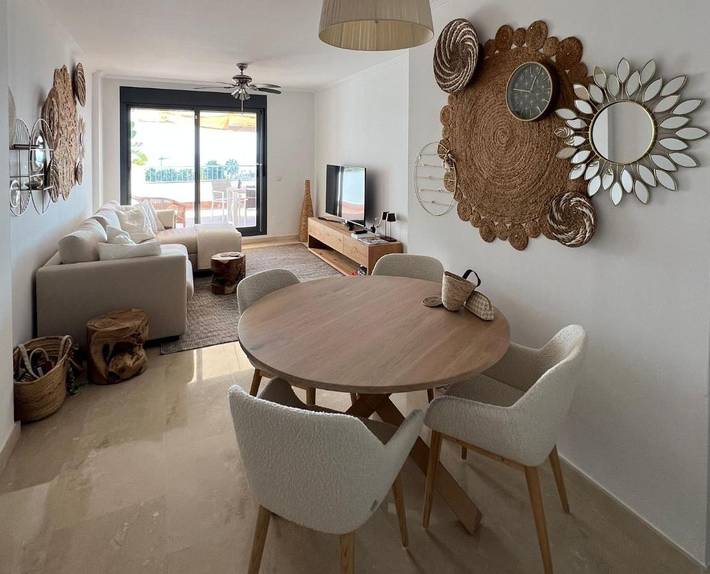 Apartamento de vacaciones para 4 personas, con terraza además de vistas y piscina - 1