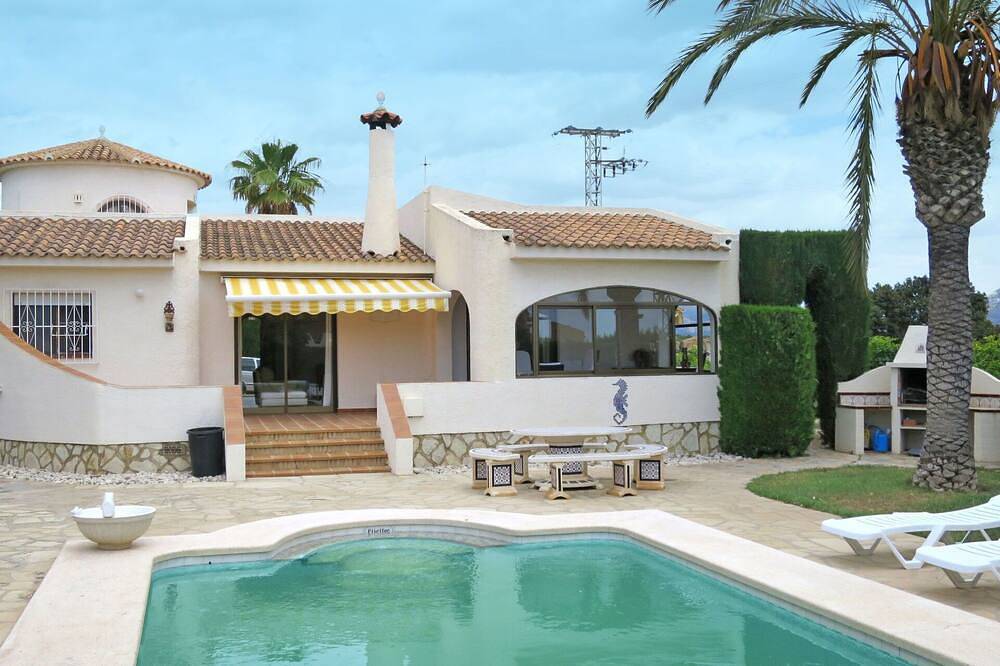 Wonderful private villa for 8 people with A/C, Wifi, private pool, Tv, terrace and parking in la Nucia, Costa Blanca
