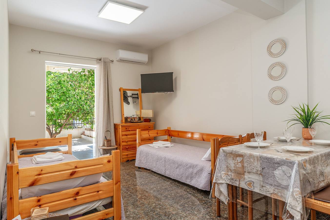 Ganze Wohnung, Apartment 'Astros' mit Balkon in Kynouria