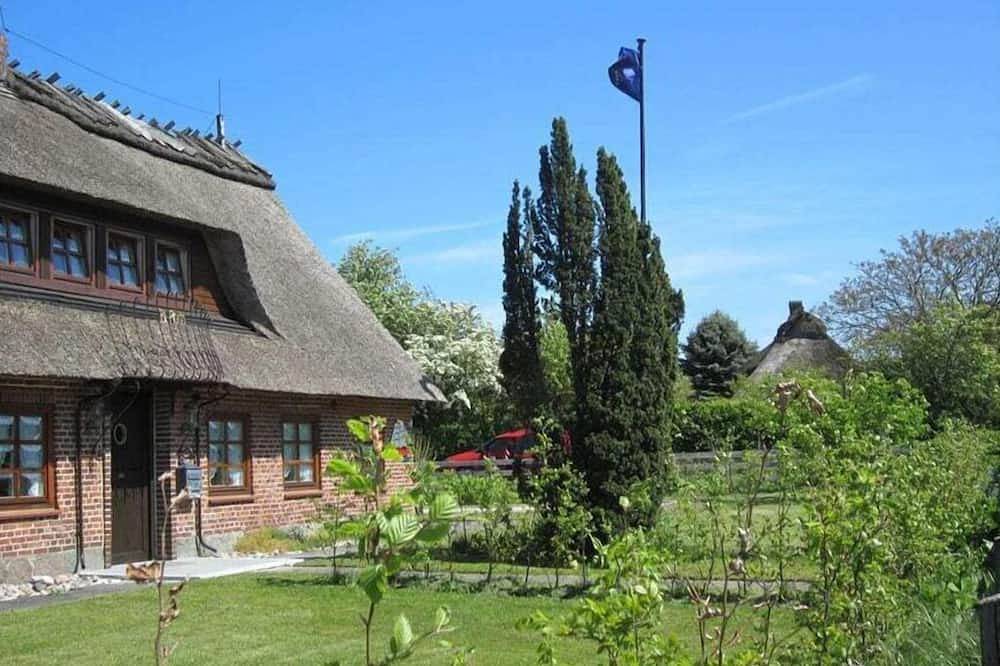 Midgard Komfortable Ferienresidenz in Geltinger Birk, Nieby