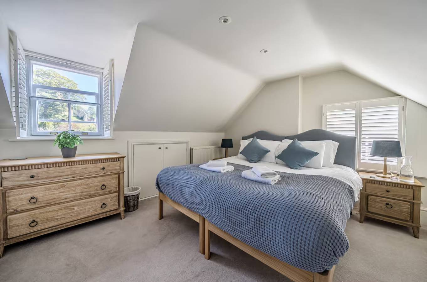 Elegant Central Guildford Home with Castle Views - Pass the Keys in Guildford, Surrey