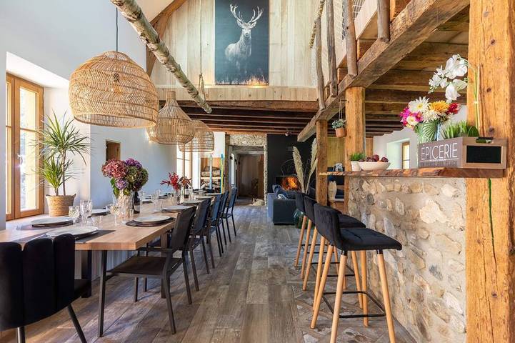 Location de vacances pour 20 personnes, avec balcon et sauna ainsi que jardin et jacuzzi à Campan