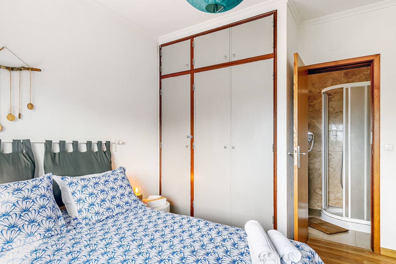 Villa 'Sublime Sun and Van, By Meco Stays' com varanda e Wi-Fi in Praia do Meco, Sesimbra (Castelo)