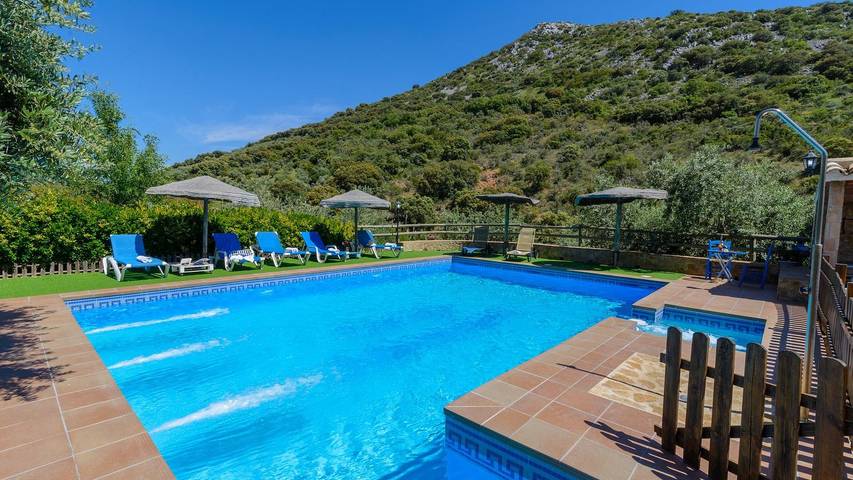 Chalet para 11 personas en Parque Natural Sierras Subbéticas - 4