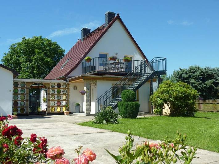 Ferienwohnung für 6 Personen, mit Terrasse und Garten sowie Ausblick