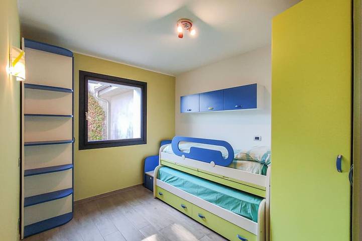 Appartamento intero, Bellissimo appartamento per 4 persone con Wifi, Tv e terrazza in Corrido, Lago di Lugano (Italia)