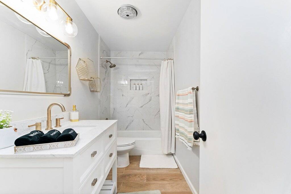 Self Check-in #2 - Full Kitchen - Modern Design - Central in Lubbock, Lubbock County