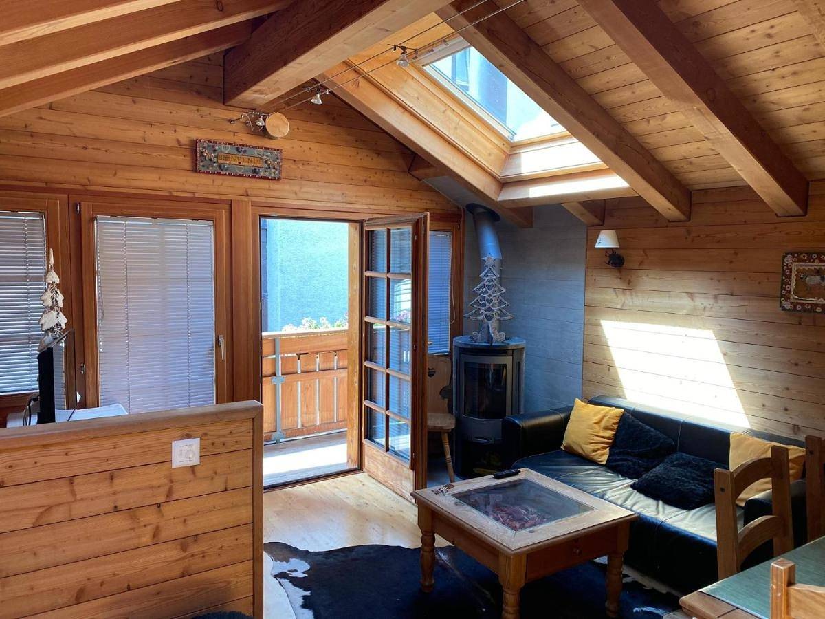 Two-Bedroom Chalet in Zermatt, Walliser Alpen