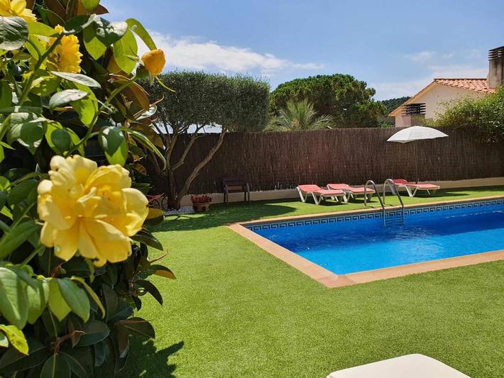 Casa rural para 6 personas, con jardín además de piscina y terraza, Se admiten mascotas en Platja d'Aro