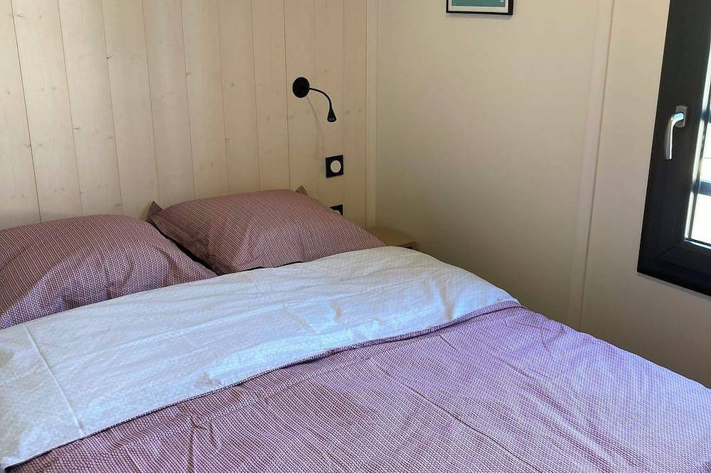 Cottage 6 personnes dans un parc résidentiel avec accès piscine - 200m plage in Jullouville, Côte de la Déroute