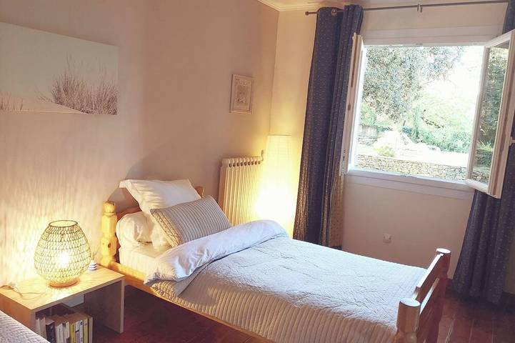 Location de vacances pour 6 personnes, avec terrasse et jardin à Saint-Siffret - 4