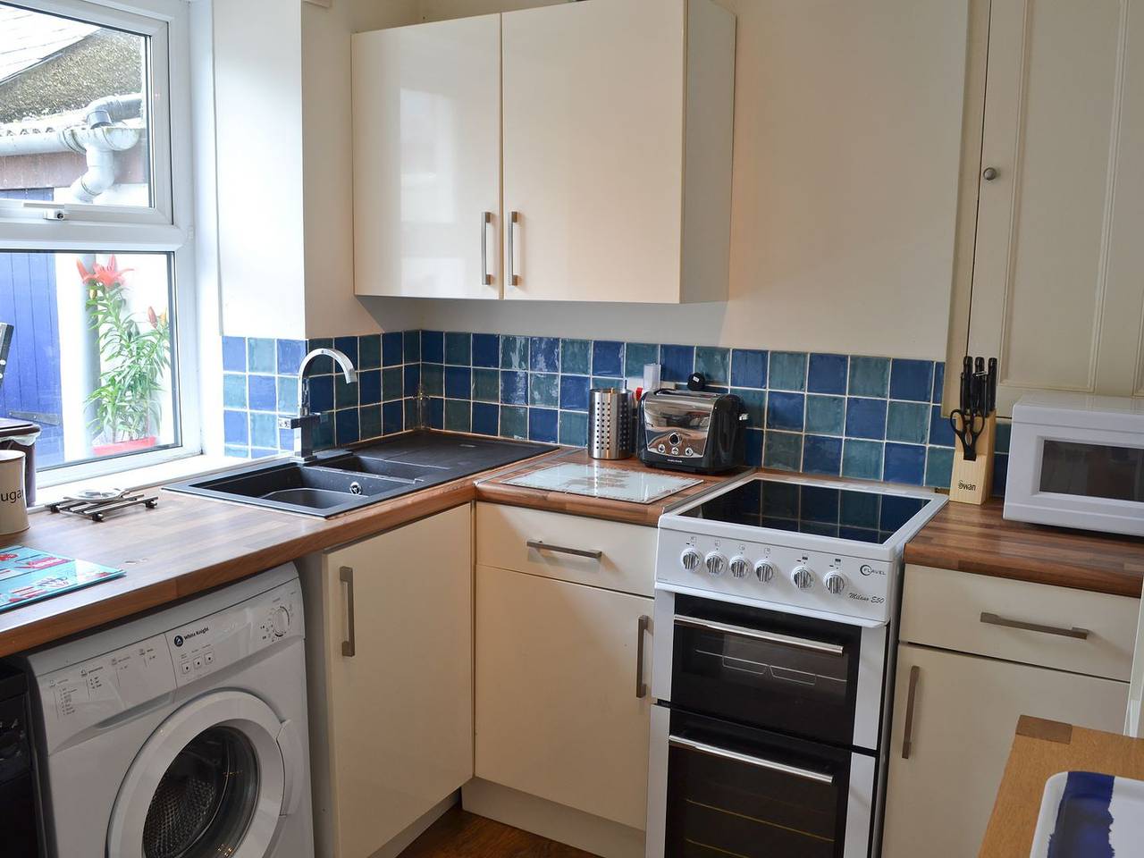 Crystal River Cottage in Trefor, Gwynedd