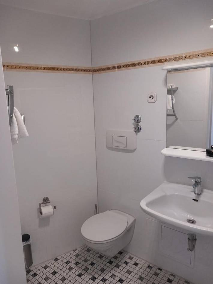 Einzelzimmer mit Dusche ohne Balkon in Bad Salzuflen, Kreis Lippe