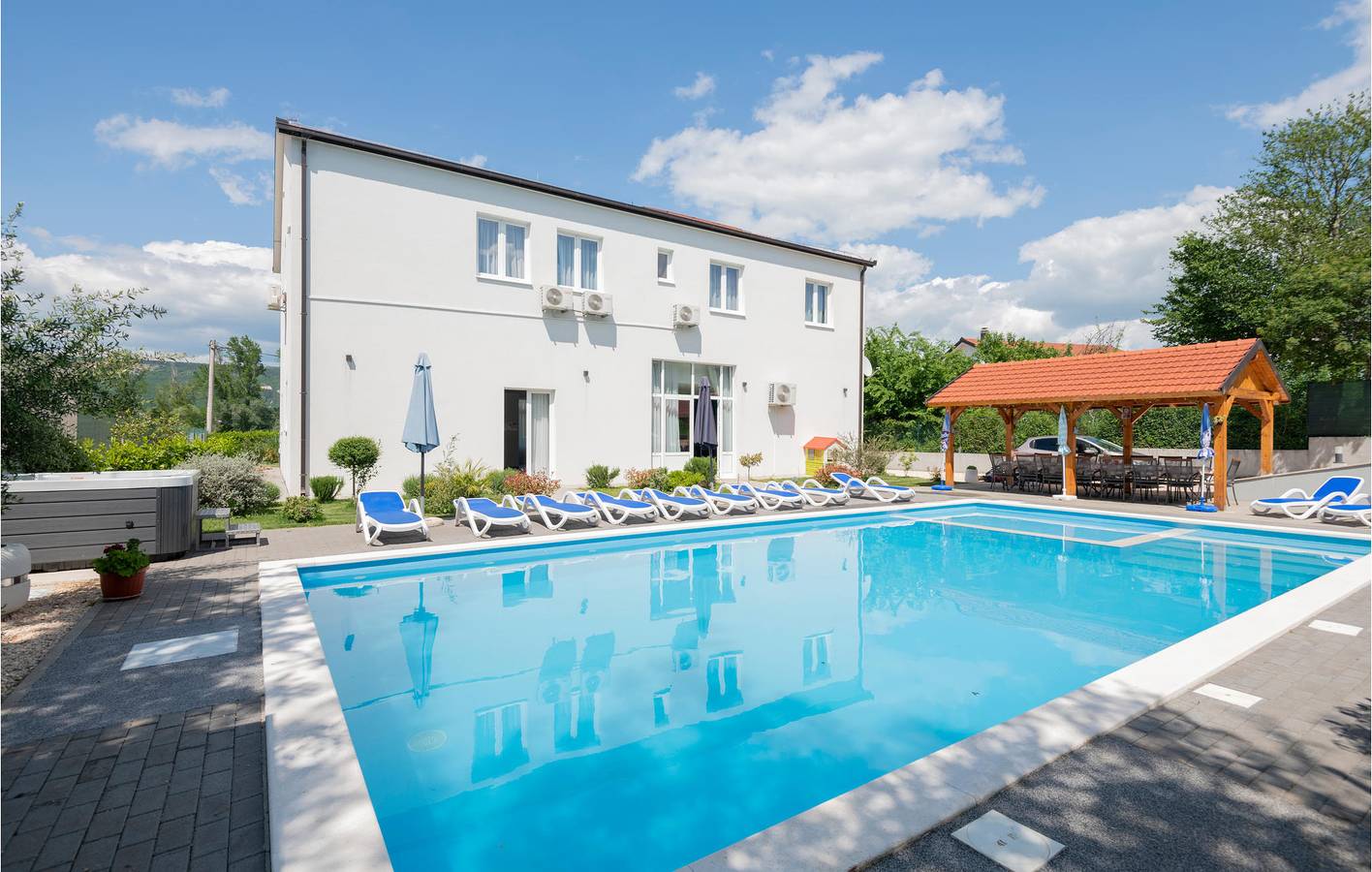 Feriehus for 16 personer med terrasse in Imotski, Makarska Riviera