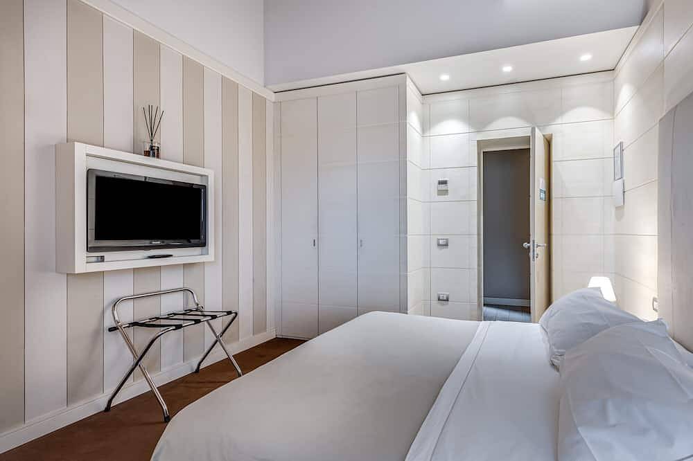 Entire apartment, Molo 73 Elba Room - Breakfast and Parking in Empoli, Florence Province