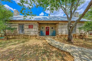 Vacation House for 2 Guests in Gillespie County, Picture 2