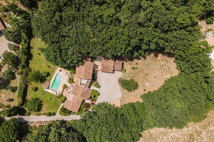 Villa pour 8 personnes, avec terrasse et jardin - 1