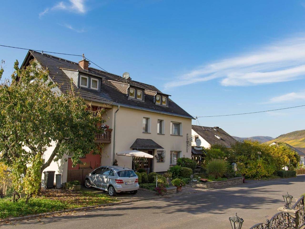 Ganze Wohnung, Apartment with Mountain View in Burg (Mosel), Bernkastel-Kues & Umgebung