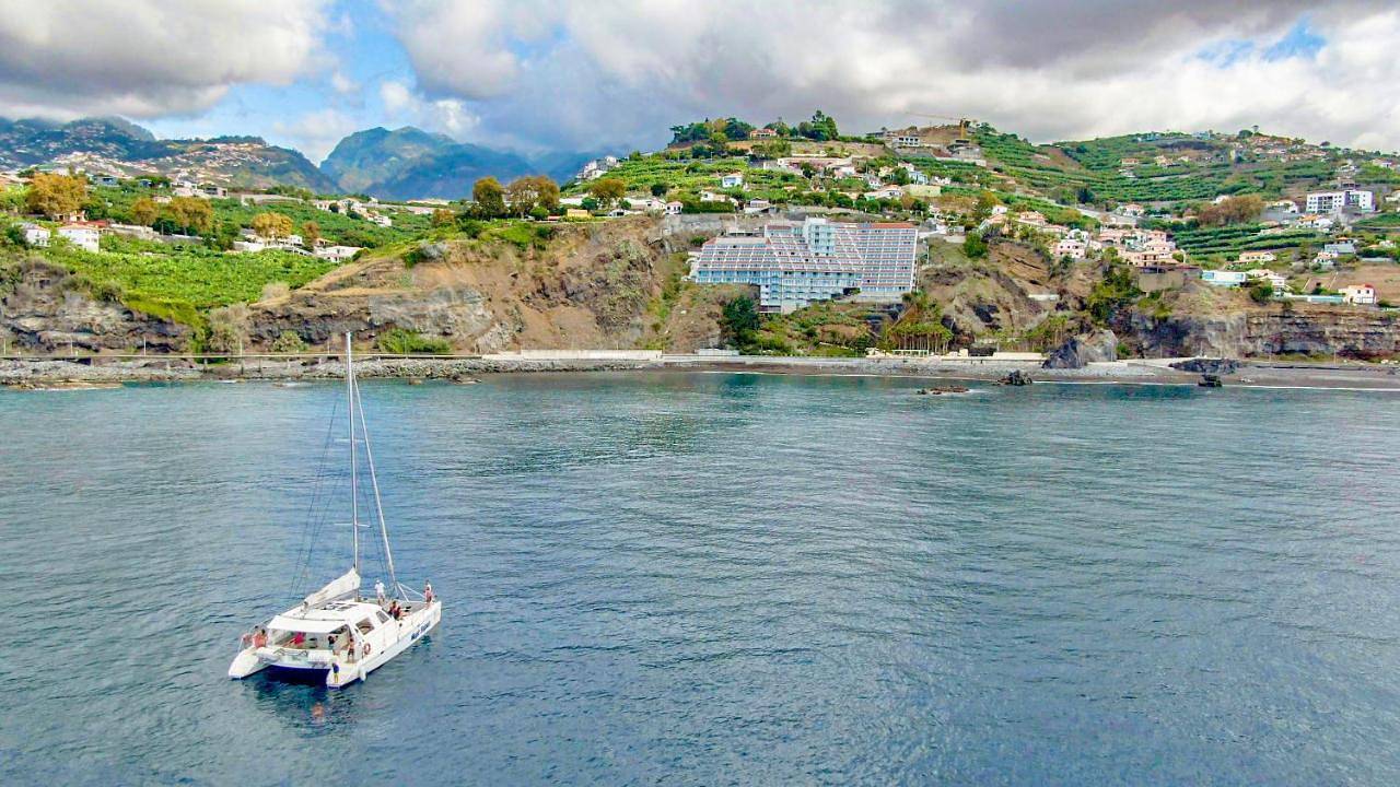 Hotel Orca Praia - Adults Only in São Martinho, Île de Madère