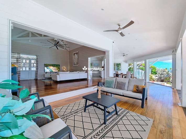 Location de vacances pour 10 personnes, avec terrasse dans Saint-Gilles les Bains - 2