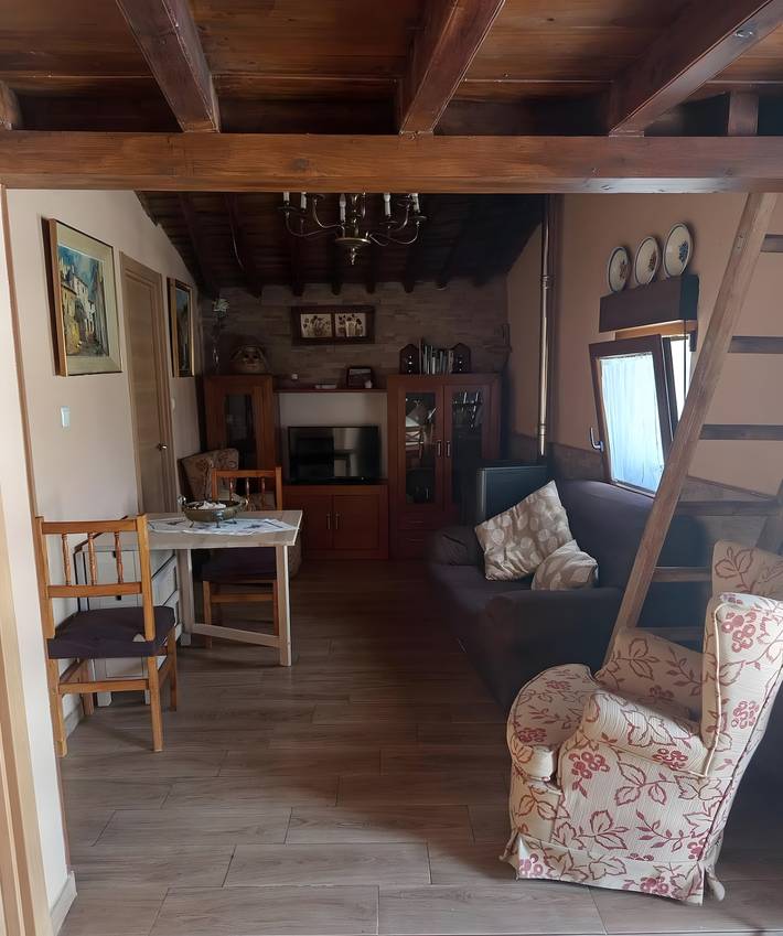Country House 'Tío Pedrito' with Pellet Stove in Sierra de Gredos in Robledillo, Solosancho
