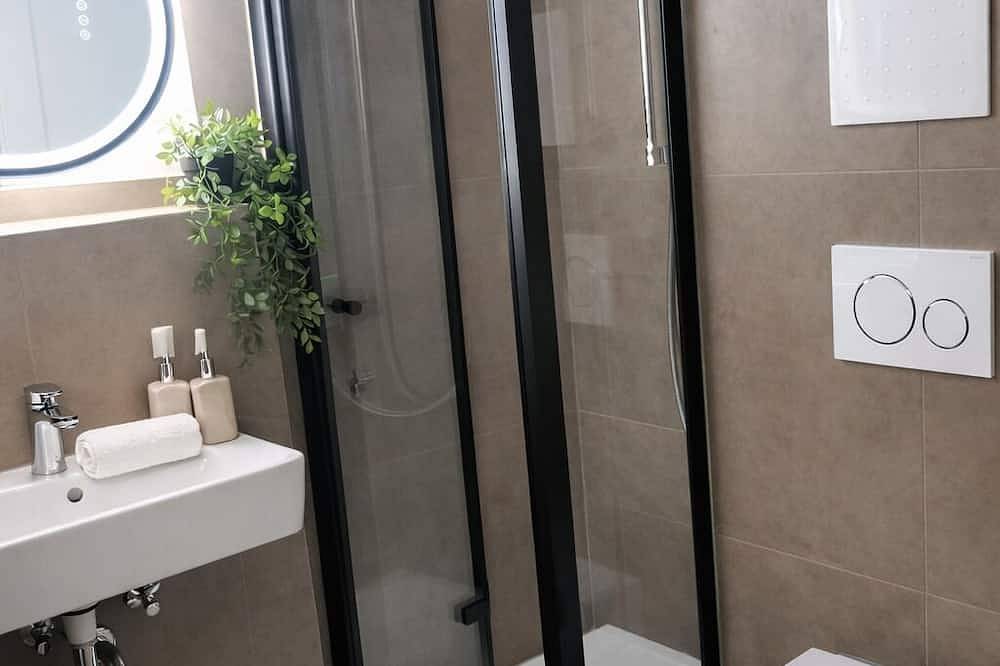 Ganze Wohnung, Studio mit Küchenzeile neu renoviert in Sindelfingen, Landkreis Böblingen