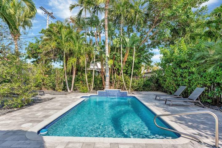 Vacation home for 4 people, with yard and balcony as well as pool, with pets in Fort Lauderdale