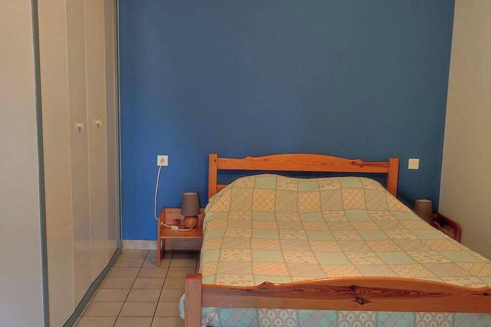 Ganze Wohnung, Chassiers, Southern Ardèche, 30m² apartment, for 4 people max and shared pool in Chassiers, Parc naturel régional des Monts d'Ardèche