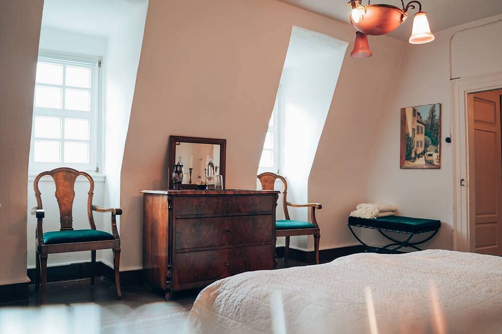 Wohnung im Barockschloss Baujahr 1608 mit großem Garten, See und Tennisplatz in Zeitlofs, Rhön-Bayern