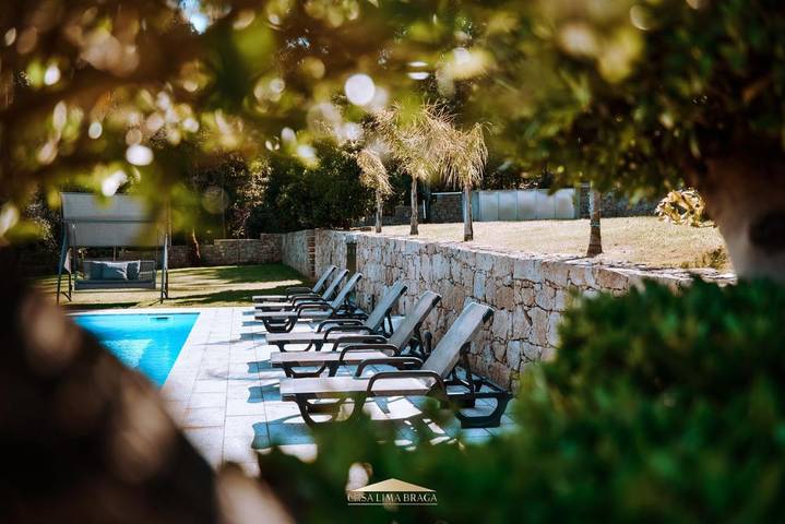 Location de vacances pour 10 personnes, avec jardin ainsi que piscine et vue, animaux acceptés dans Vila Verde - 2