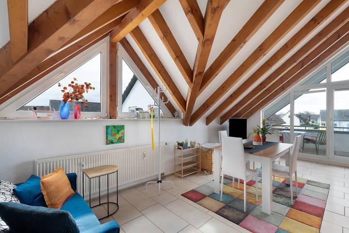 Hel lejlighed, Farbenglück Apartment – Bright, Spacious, Balcony, Great Connections, Large Bathroom in Rastatt, Nord Sortskoven