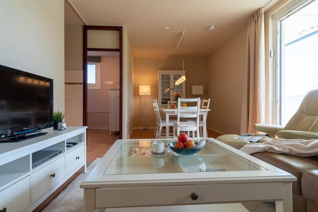 Ganze Wohnung, Ferienwohnung P.01.07 im Ferienpark Heiligenhafen mit Balkon, Binnenseeblick, 2 Schlafzimmern und Küche. 55 m² Familienwohnung mit Stellplatz inklusive in Heiligenhafen, Ostholstein