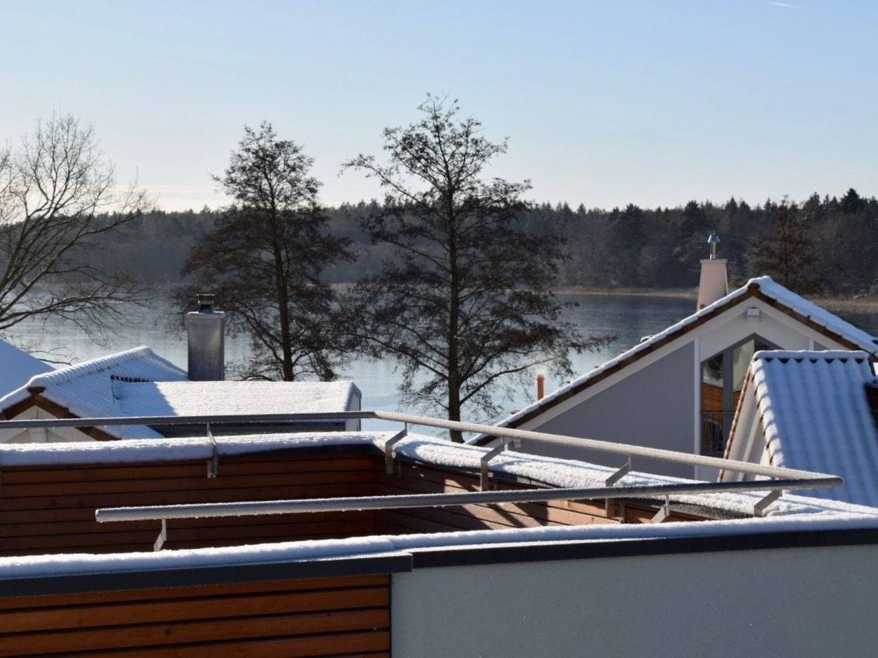 Modernes Ferienhaus mit Sauna, Seeblick, Dachterrasse und Garten in Krakow am See, Mecklenburg Lakes