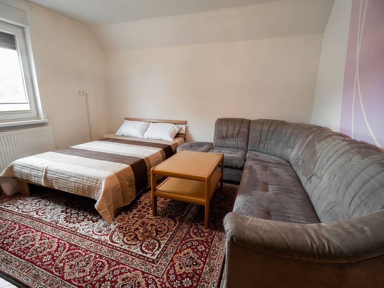 Entire apartment, Quiet and Sunny Apartment with Balcony - Two Bedroom Apartment with Balcony in Karavanke in Pohorje, Radovljica