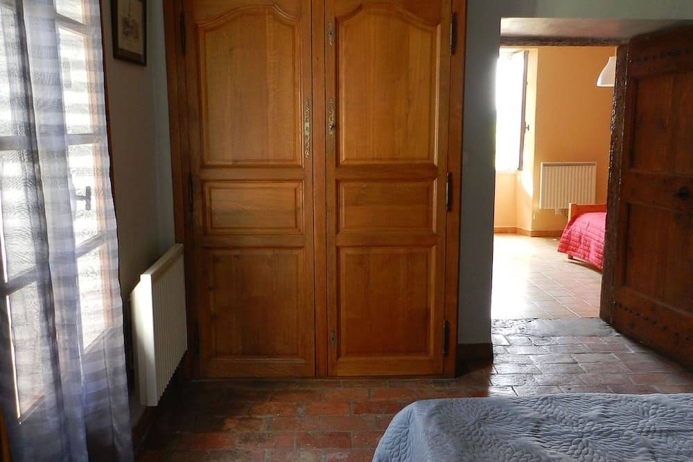Sud Ardèche, au coeur du village de Chandolas in Chandolas, Ardèche