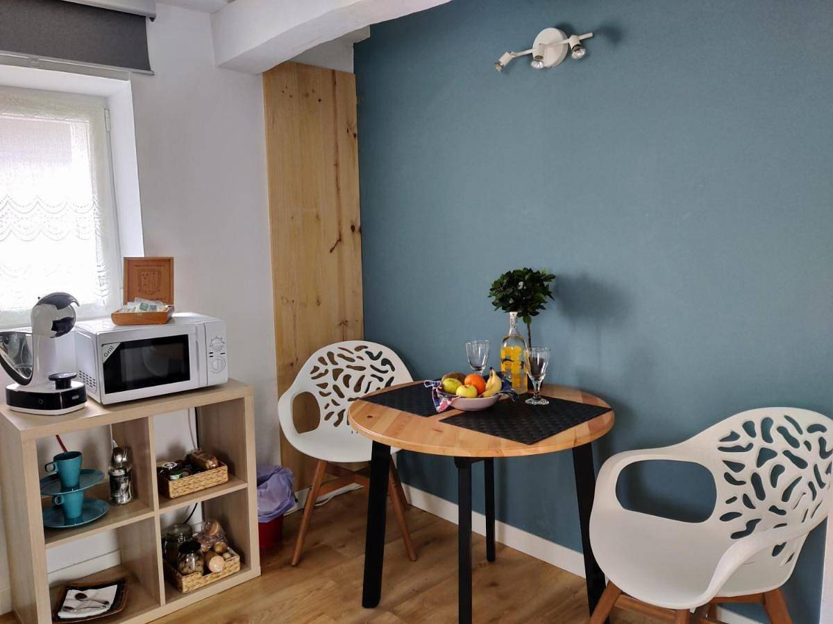 Geheel vakantieappartement, Deluxe Double Room with Balcony in Bilbao, Biskaje