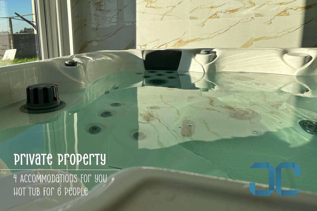 Arada Property - 4 Houses in 1 Private Property, Free Parking and Hot Tub in Ovar, Distrito de Aveiro